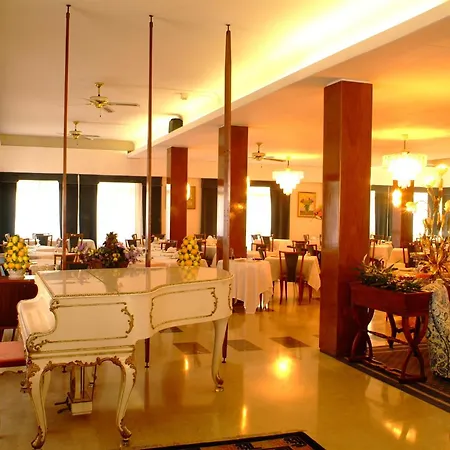 Otel Broglia 4*