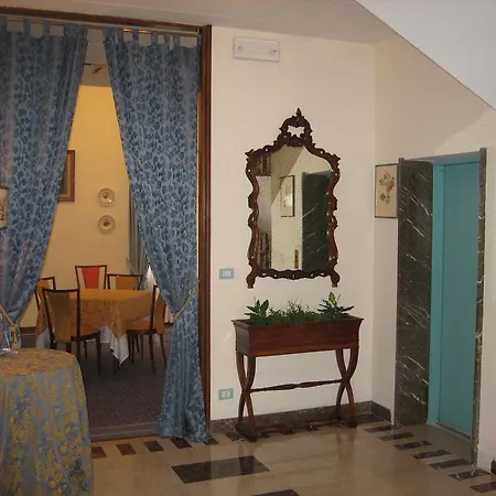 Otel Broglia 4*