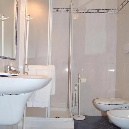 Otel Broglia 4*